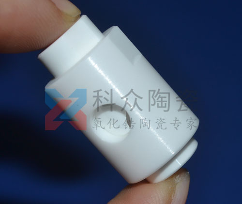 點膠陶瓷對比金屬點膠閥的優(yōu)點體現在哪些方面